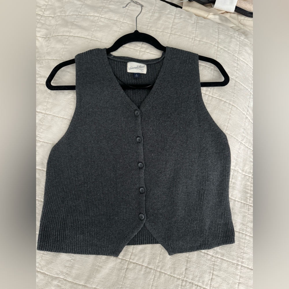 Universal Threads Vest